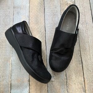 Alegria Lauryn Black Leather Shimmer Slip-On Shoes w/Cross Strap size 40
